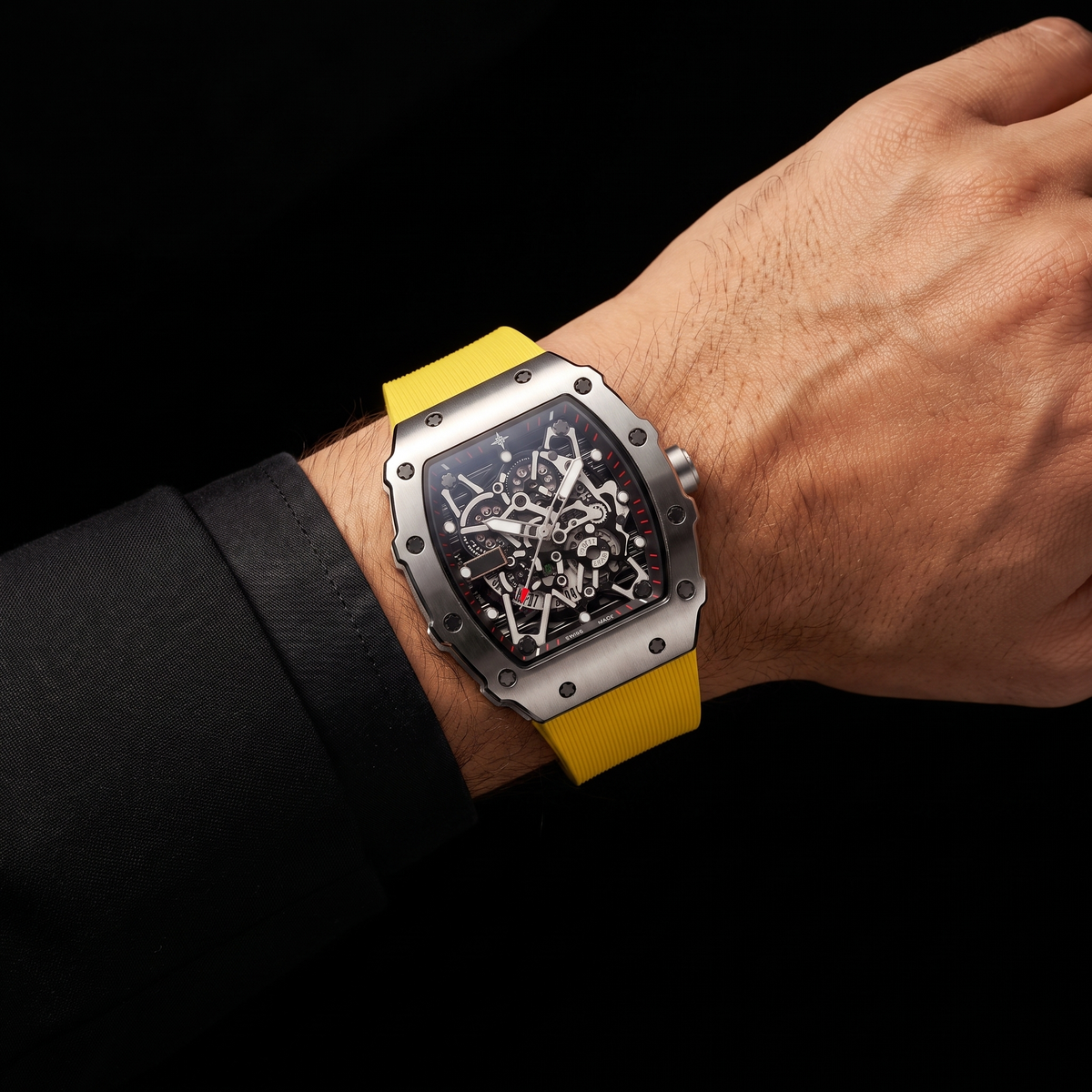 R-Series 44mm – Argent Saffron